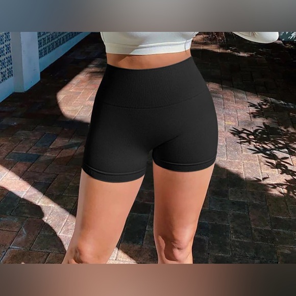 NWOT Periwinkle Blue High Waist Seamless Shorts Size XL - Picture 7 of 7